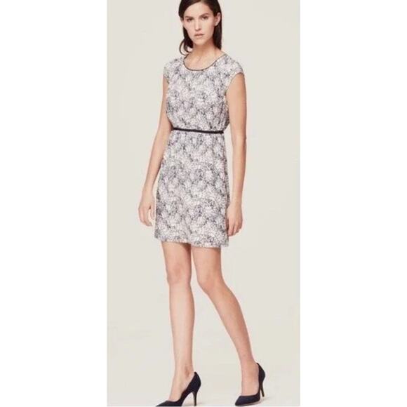2/$30 2/$30 Ann Taylor LOFT 10 Womens Navy/White Sketched Floral Sheath Dress - Picture 1 of 9